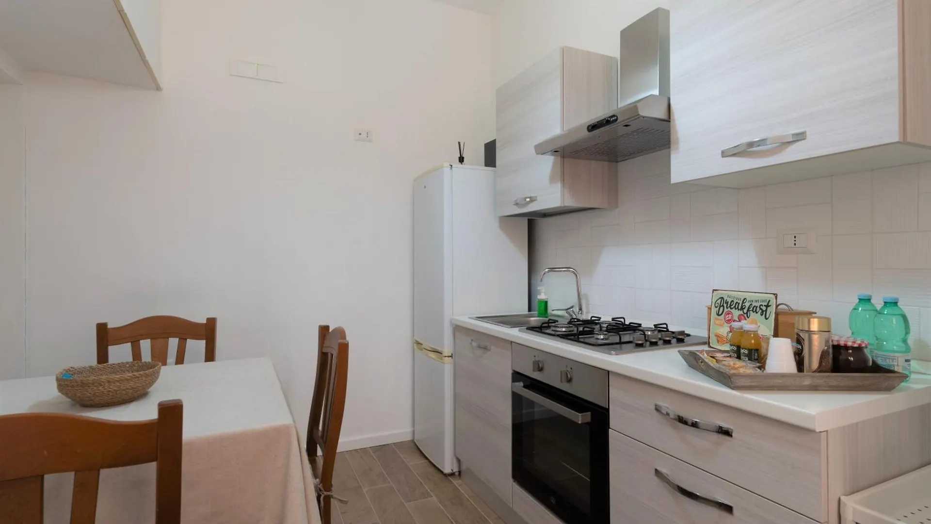 ナポリMeryli Houseアパートメント イタリア